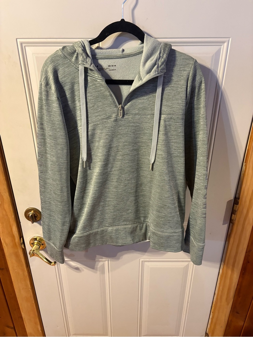 Under Armour Hoodie in Grey Size Medium